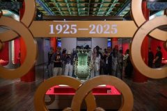 轻人正在亲近保守文化的同时获得心理放松